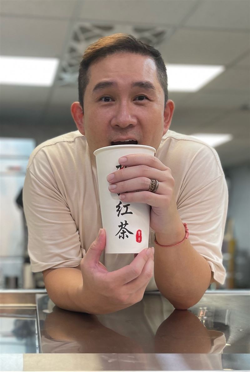 44歲男星曝新身份！斜槓當「紅茶店老闆」煮茶兼顧店　背後原因有洋蔥